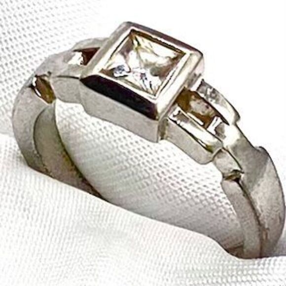 AAE Sterling 925 Silver & Cz Ring SZ 6 1/4 - Picture 1 of 8
